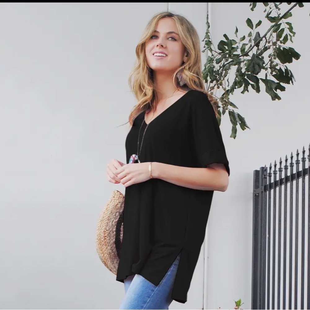 Zenana Outfitters Black V-Neck Tunic